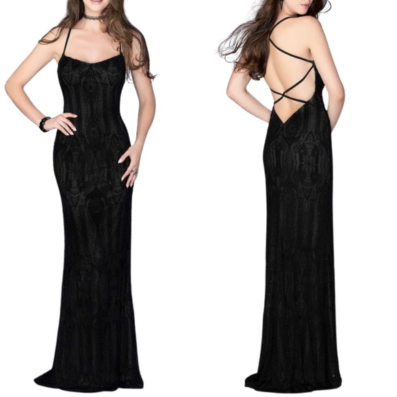 NWT La Femme 24740 Embellished Stretch Lace Strappy Gown in Black Sz. 6 - Picture 1 of 4
